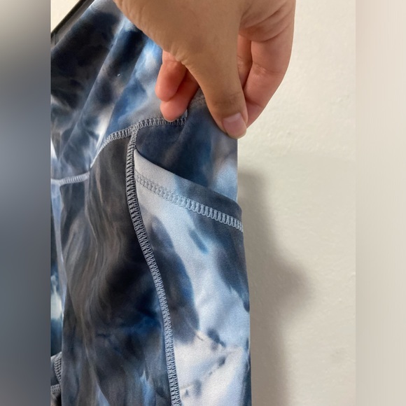 Aeropostale || blue tye dye leggings with pockets - Picture 4 of 6